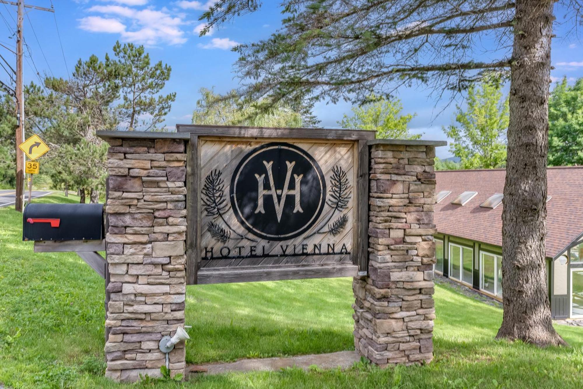 Hotel Vienna Windham Exterior photo