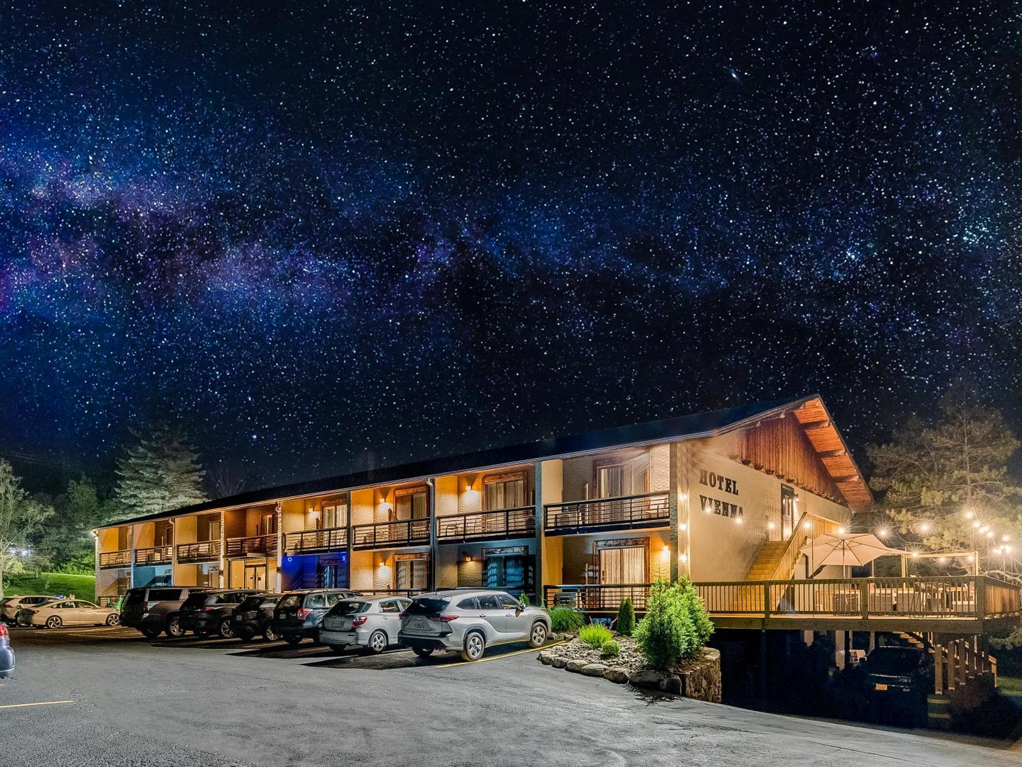 Hotel Vienna Windham Exterior photo