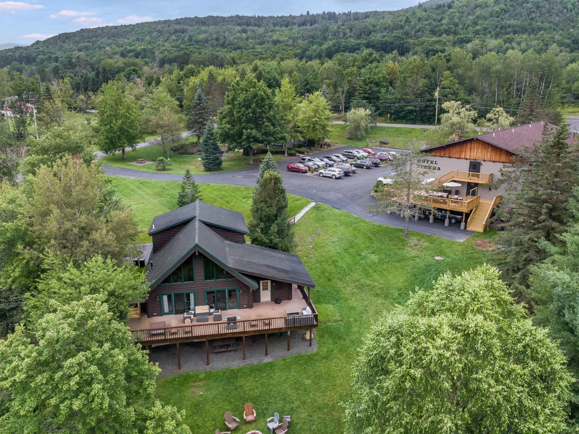 Hotel Vienna Windham Exterior photo